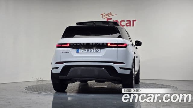Land Rover Range Rover Evoque 2025 — Фото 4/20