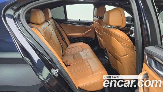 BMW 5 Series 2022 — ფოტო 12/20
