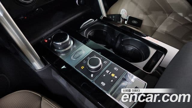Land Rover Discovery 5 2019 — ფოტო 9/20