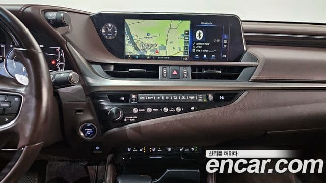 Lexus ES300h 2020 — Şəkil 14/20