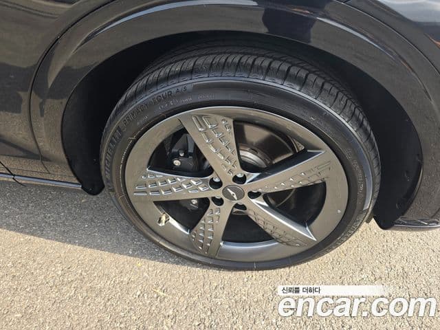 Genesis GV70 2022 — ფოტო 7/20