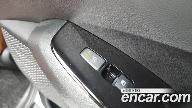 Kia Seltos 2024 — ფოტო 18/20