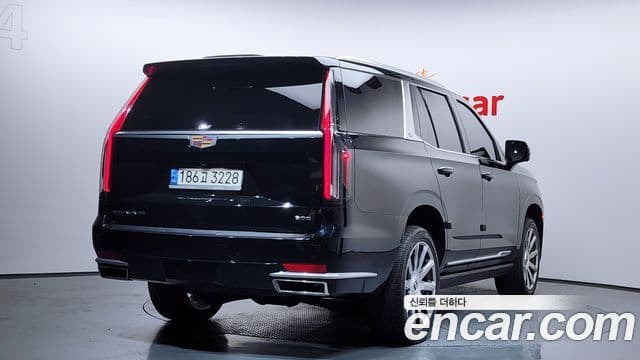 Cadillac Escalade 2021 — ფოტო 2/20