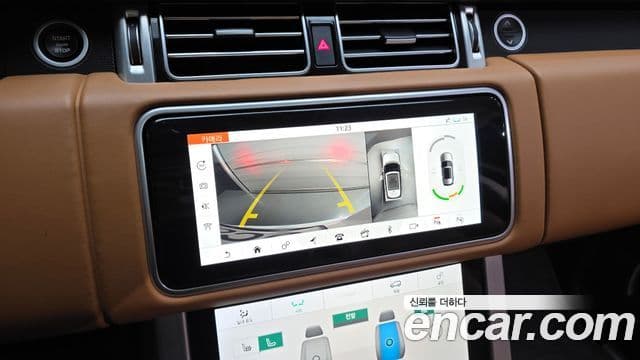 Land Rover Range Rover 2022 — фото 17 из 20