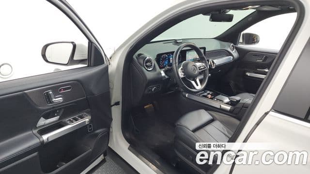 Mercedes-Benz GLB-Class 2021 — фото 10 из 20