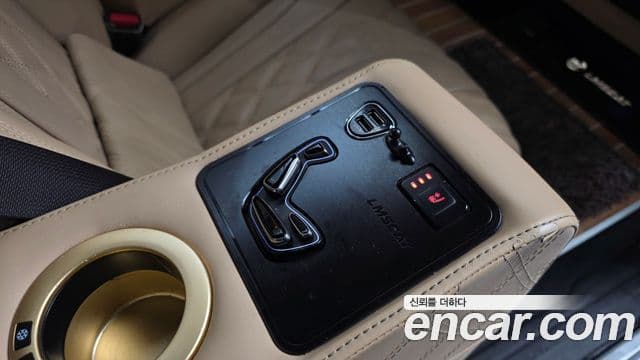 Kia Carnival 2022 — ფოტო 18/20