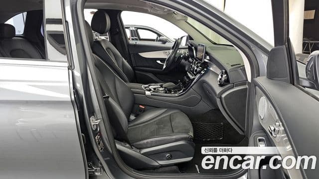Mercedes-Benz GLC-Class 2018 — Photo 13/20