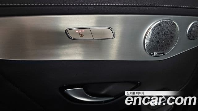Mercedes-Benz GLC-Class 2018 — Photo 14/20