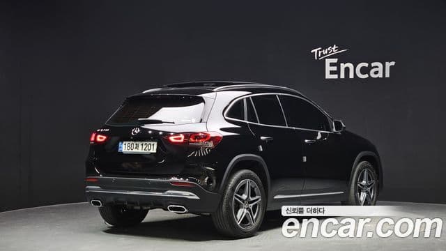 Mercedes-Benz GLA-Class 2020 — Şəkil 2/20