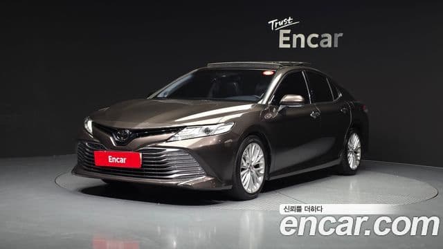 Toyota Camry 2019 — Şəkil 1/20