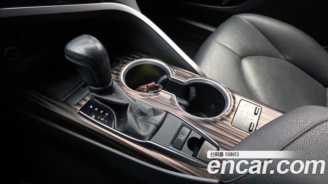 Toyota Camry 2019 — фото 9 из 20