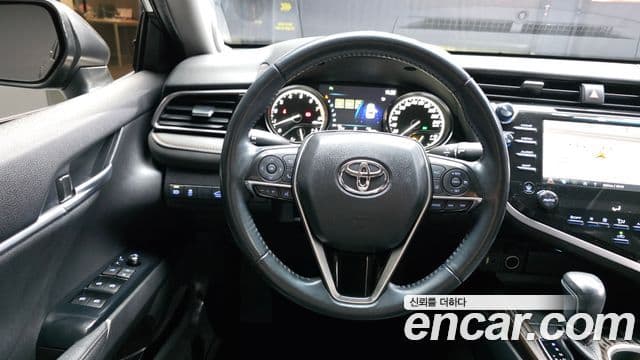 Toyota Camry 2019 — Şəkil 13/20