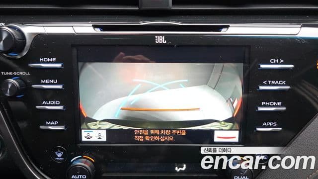 Toyota Camry 2019 — Şəkil 15/20