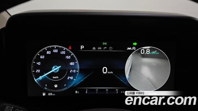 Kia Carnival 2023 — Фото 8/20