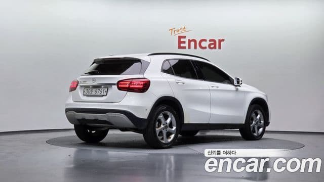 Mercedes-Benz GLA-Class 2018 — фото 2 из 20