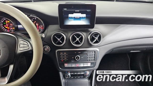 Mercedes-Benz GLA-Class 2018 — фото 16 из 20
