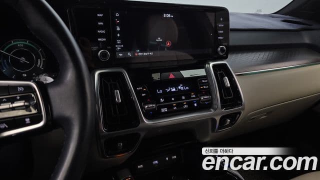 Kia Sorento 2021 — ფოტო 14/20