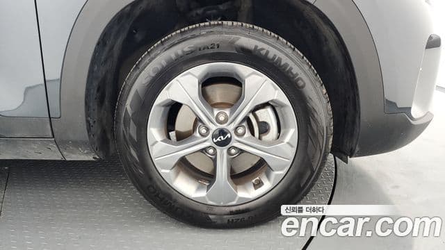 Kia Seltos 2023 — ფოტო 5/20