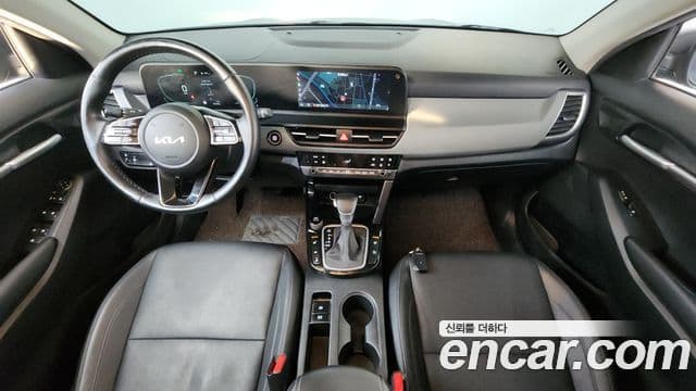 Kia Seltos 2023 — ფოტო 7/20