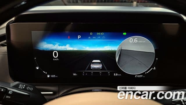 Kia Carnival 2022 — ფოტო 8/20