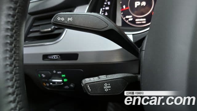 Audi Q7 2019 — Şəkil 18/20
