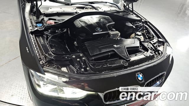 BMW 3 Series 2018 — фото 6 из 20