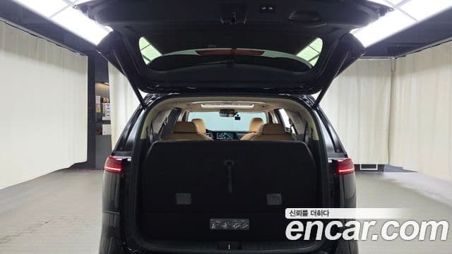 Kia Carnival 2023 — фото 20 из 20