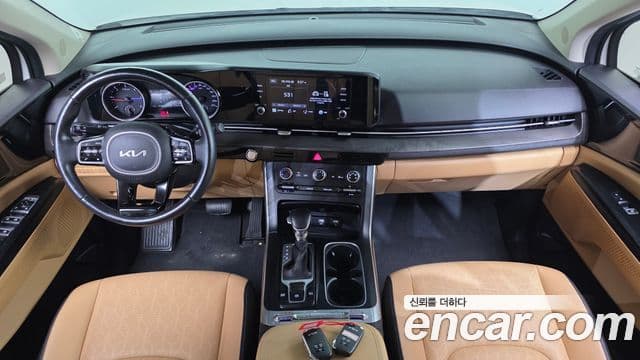 Kia Carnival 2022 — ფოტო 7/20