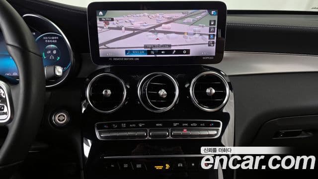 Mercedes-Benz GLC-Class 2022 — ფოტო 14/20