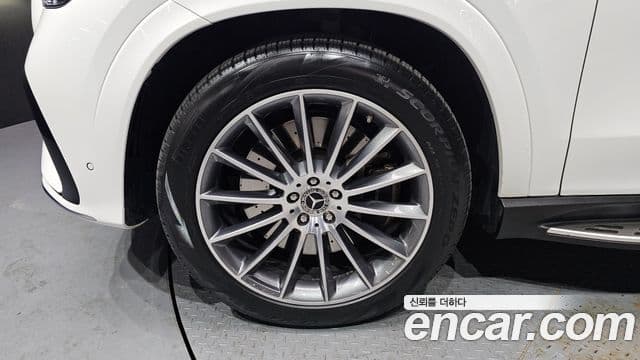 Mercedes-Benz GLE-Class 2025 — ფოტო 6/20