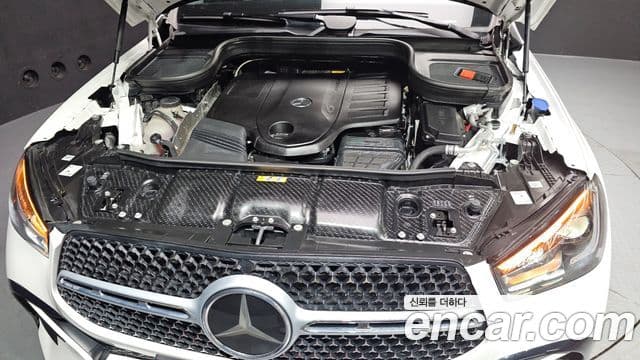 Mercedes-Benz GLE-Class 2025 — ფოტო 8/20