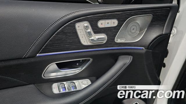 Mercedes-Benz GLE-Class 2025 — ფოტო 19/20