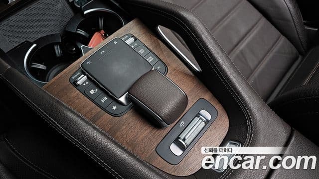 Mercedes-Benz GLE-Class 2021 — Photo 5/20