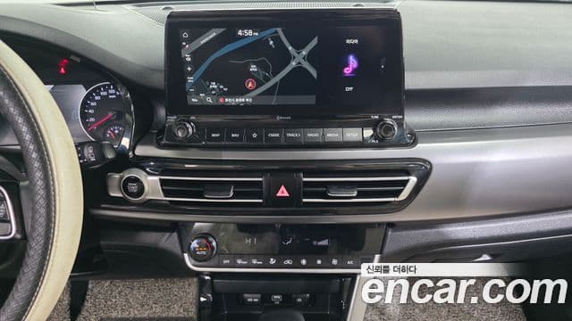 Kia Seltos 2021 — ფოტო 14/20