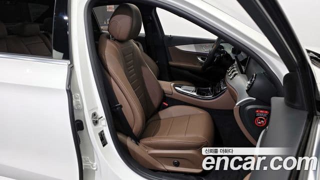 Mercedes-Benz E-Class 2021 — ფოტო 12/20