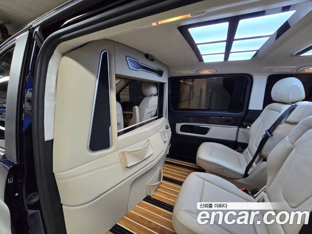 Mercedes-Benz V-Class 2022 — Şəkil 13/20