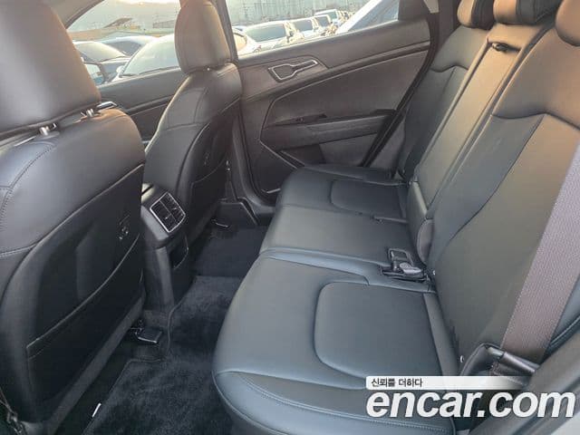 Kia Sportage 2022 — ფოტო 17/18