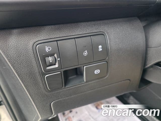 Hyundai Staria 2024 — ფოტო 5/10