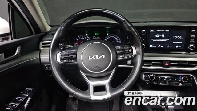 Kia K5 2022 — ფოტო 14/20