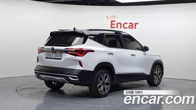 Kia Seltos 2020 — ფოტო 2/20
