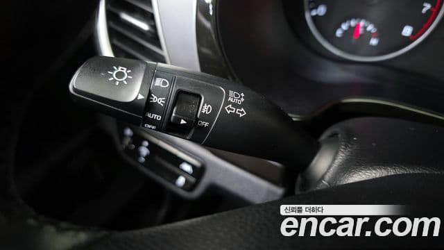 Kia Seltos 2020 — ფოტო 13/20