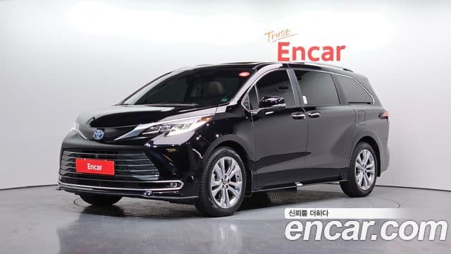 Toyota Sienna 2023 — ფოტო 20/20