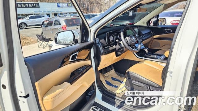 Kia Carnival 2021 — ფოტო 10/20