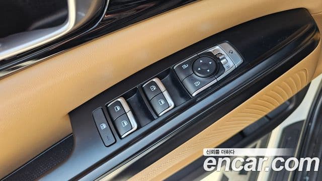 Kia Carnival 2021 — ფოტო 13/20
