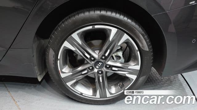 Kia K5 2021 — ფოტო 5/20