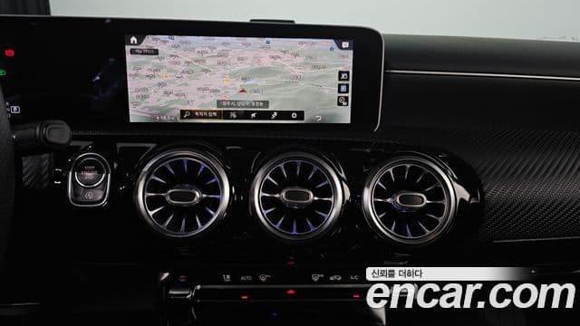 Mercedes-Benz A-Class 2020 — ფოტო 17/20