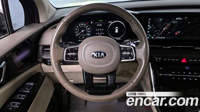 Kia Carnival 2020 — фото 13 из 20