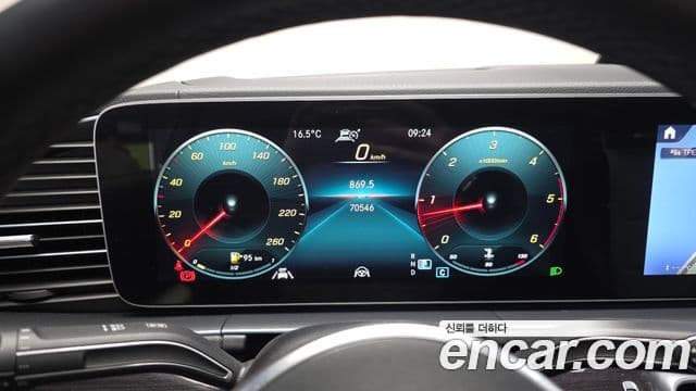 Mercedes-Benz GLE-Class 2022 — ფოტო 8/20