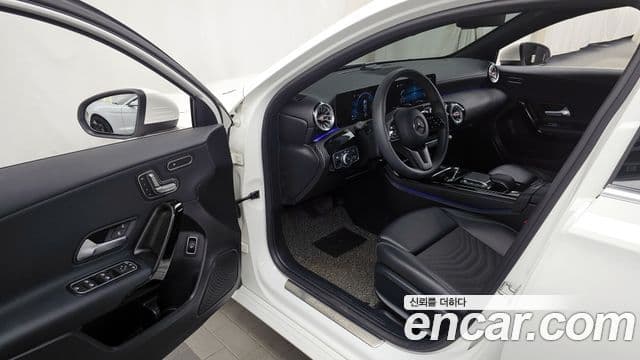 Mercedes-Benz A-Class 2020 — Şəkil 10/20