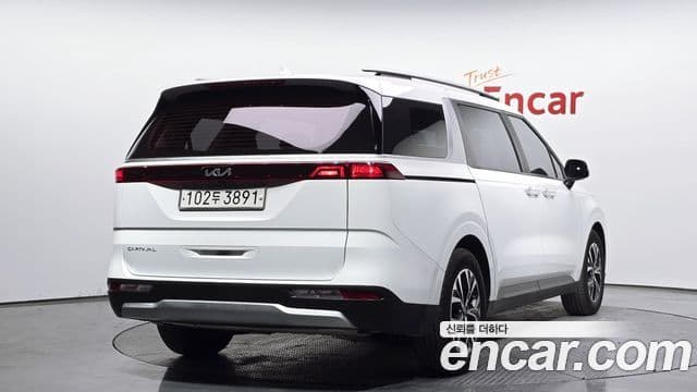 Kia Carnival 2022 — ფოტო 2/20